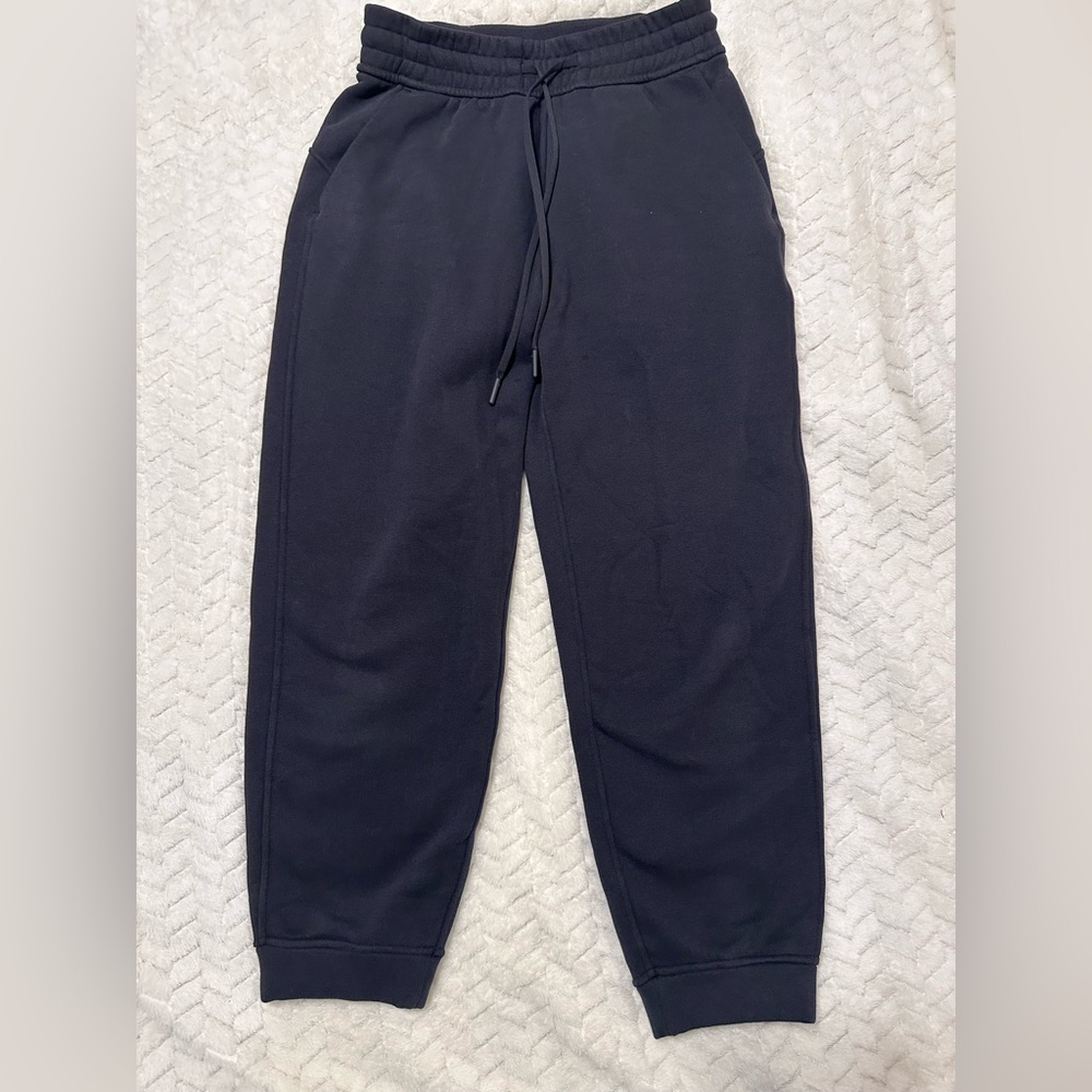 LULULEMON Scuba High-rise Jogger 4 Short length Black
